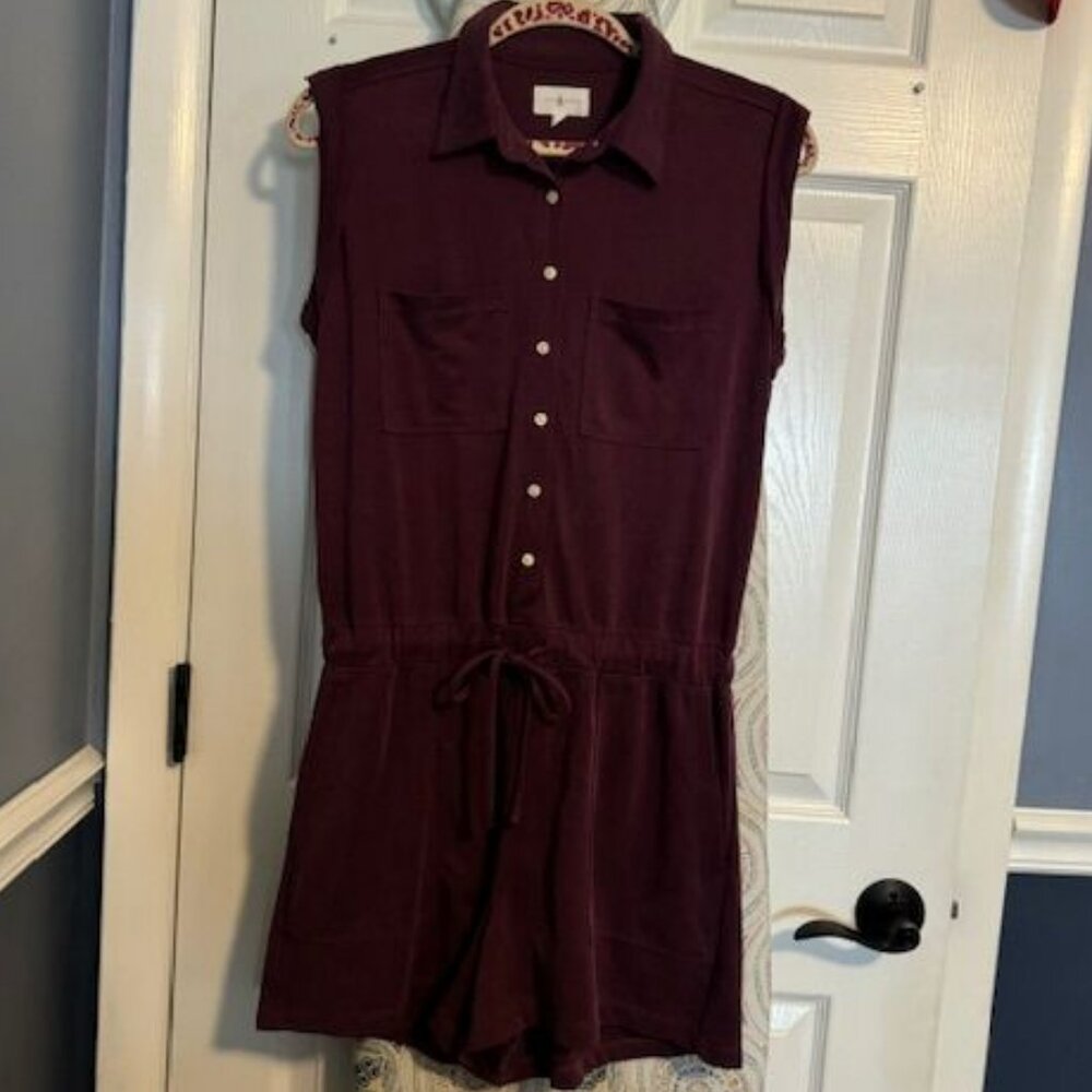 Sleeveless short romper